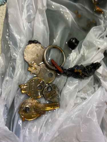 一支變三四支？這部三星洗衣機排水泵清出驚人「鑰匙墳場」🗝️