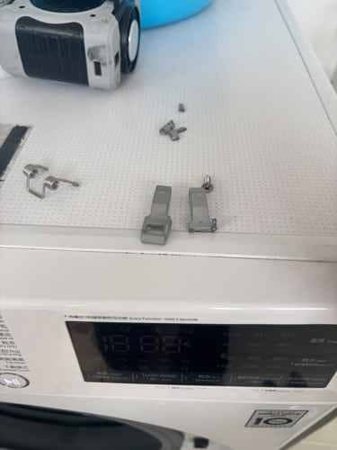 這部LG FC系列洗衣機門勾為何無預警斷裂?師傅發現擺位暗藏玄機 ☀️