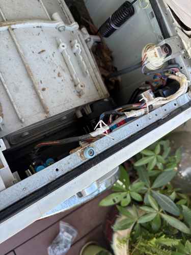 拆除地線後果嚴重 這部LG WFN系列洗衣機0E故障碼背後的致命隱患 ⚡