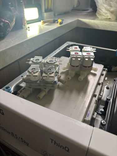 樓下投訴先知漏水？這部LG FC系列洗衣機入水掣竟連關機都滴不停 💧