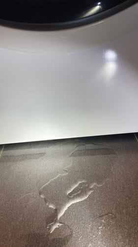 清潔門膠邊後這部Hitachi BDW系列洗衣機竟開始漏水？師傅揭開鬆脫真相 🔍