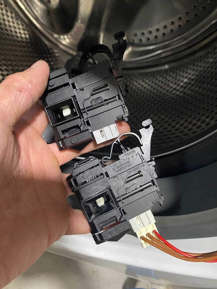 惠而浦FFCR系列洗衣機F06報錯?師傅揭示門鎖掣與濕氣的隱藏關係 🐱