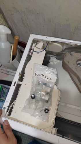 這部惠而浦CFCR系列洗衣機水聲澎湃卻滴水難進?師傅拆機揭示入水掣老化真相 💧