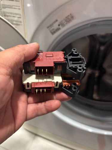 用了十四年的Philco PW系列洗衣機Start燈狂閃不入水，師傅一查發現是這個零件 💡