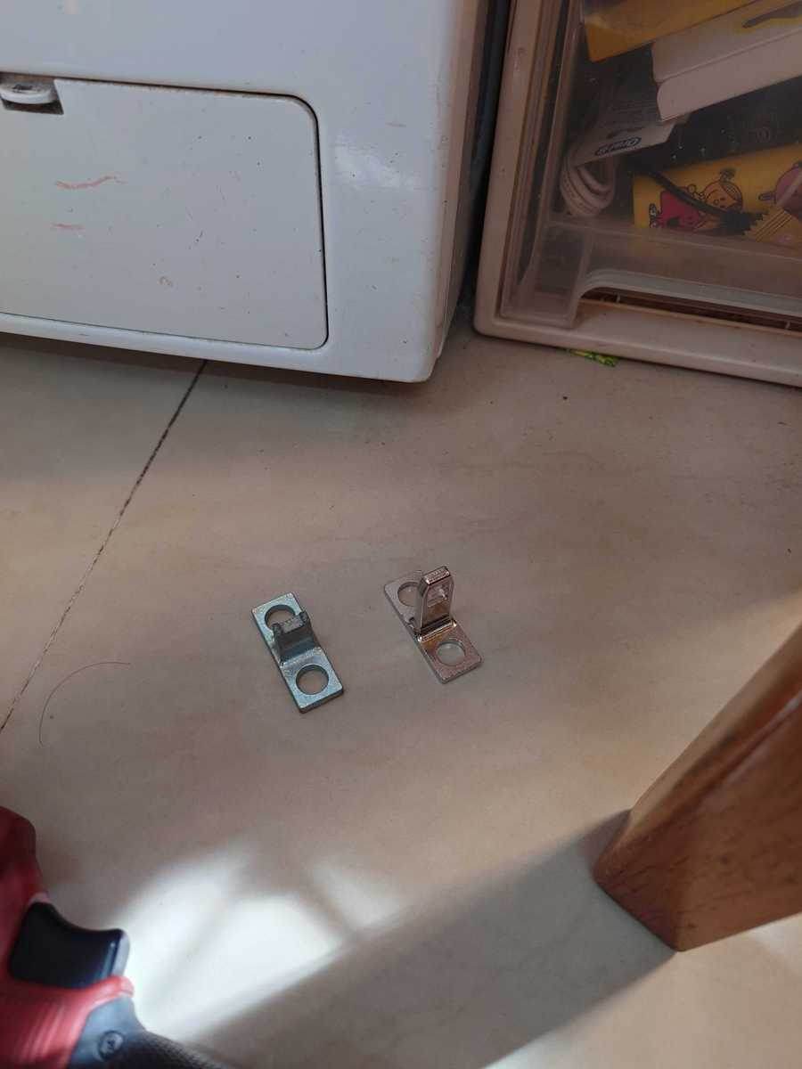 小朋友追逐撞斷門勾 🏃 這部Zanussi ZWF系列洗衣機的隱藏問題竟是長期開門惹的禍