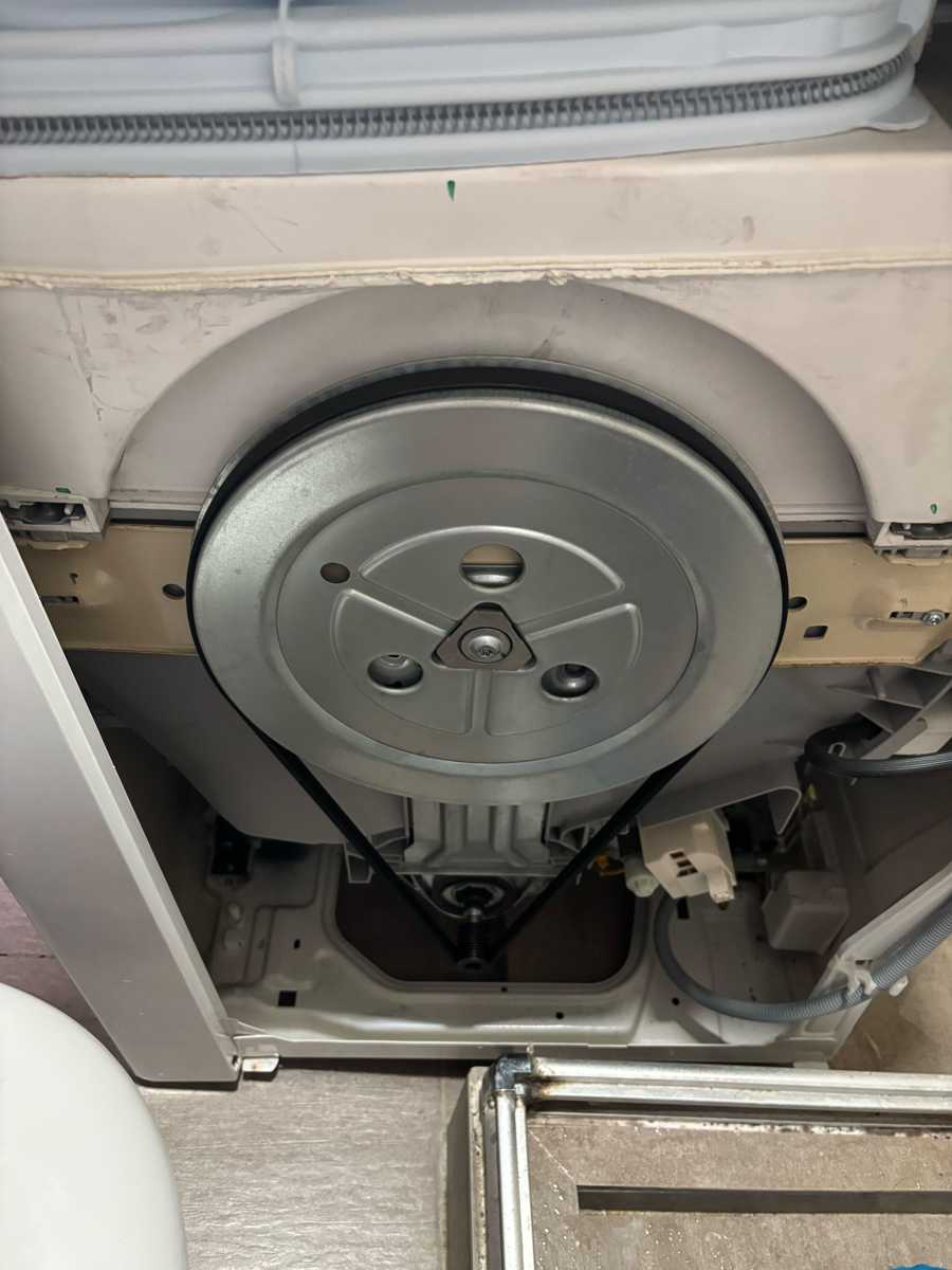 長期塞爆滾筒的後果：這部Brandt BT系列洗衣機飛輪鬆脫維修實錄 📦