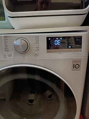 這部LG F系列洗衣機0E故障碼背後：師傅清出硬幣螺絲批一大堆 🪙