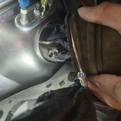 這部西門子WD系列洗衣機洗到一半就停機 🔍 師傅拆開缸底發現驚人真相