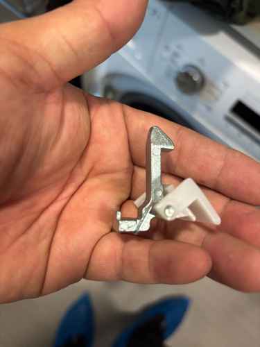 門勾斷裂又輕微漏水:這部Brandt BWF系列洗衣機如何在裝修前先撐兩個月 🧩