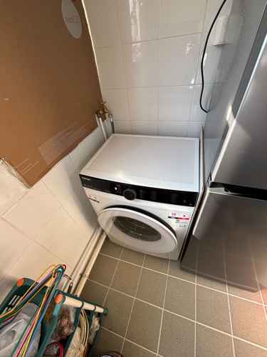 這部Toshiba前置式洗衣機脫水震到「想跳舞」?原來是擺放位置在搞怪 🎭