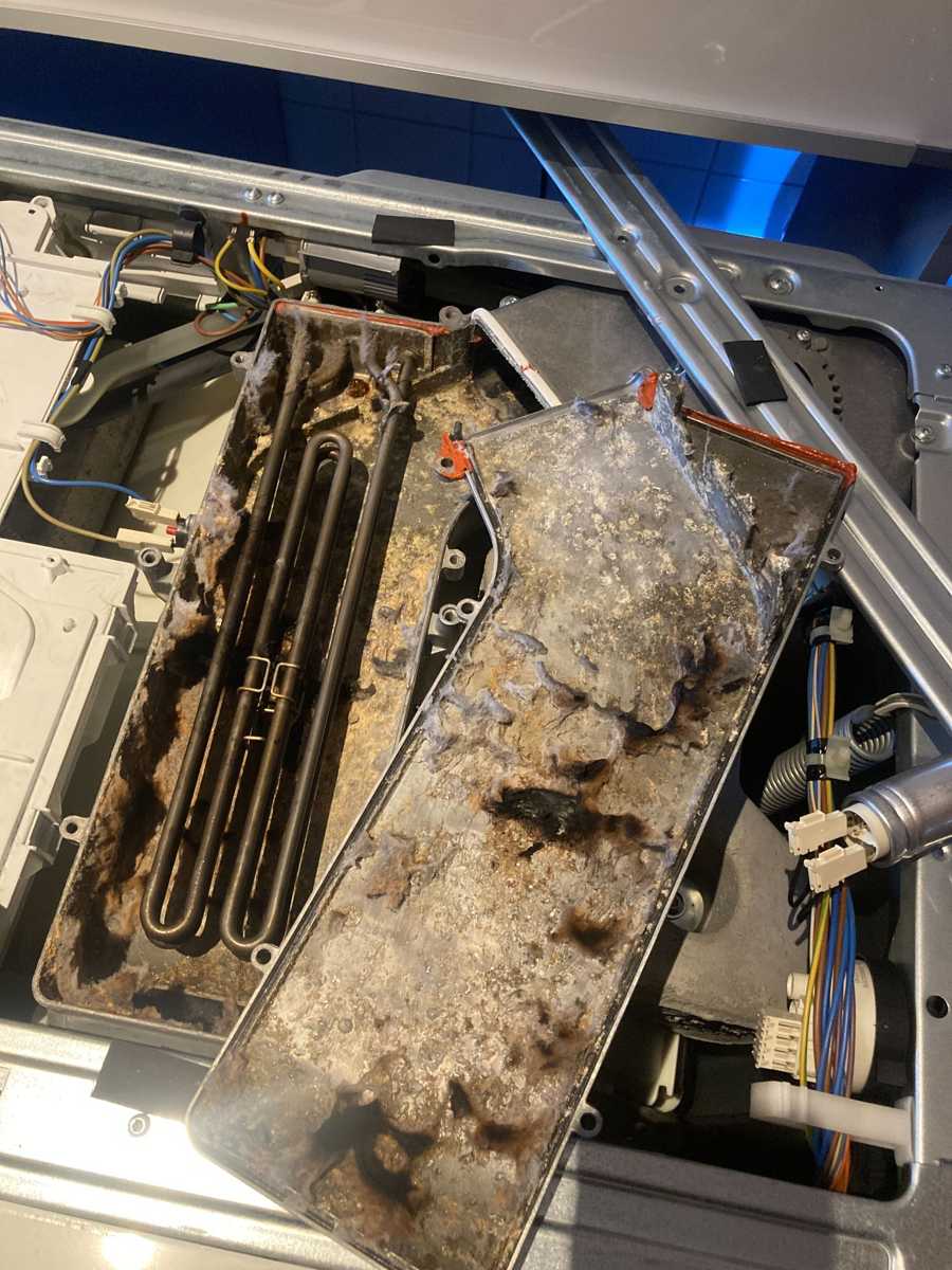 這部Siemens前置式洗衣機烘乾吹冷風 🌡️ 原來管道塵埃與入水掣同時出事