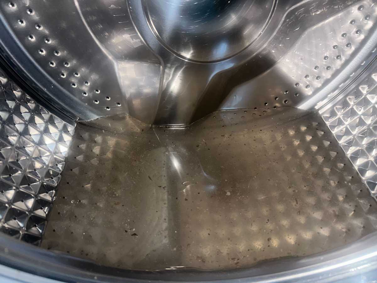 入伙前必做！洪先生為這部Samsung前置式洗衣機進行深層清洗 🔬