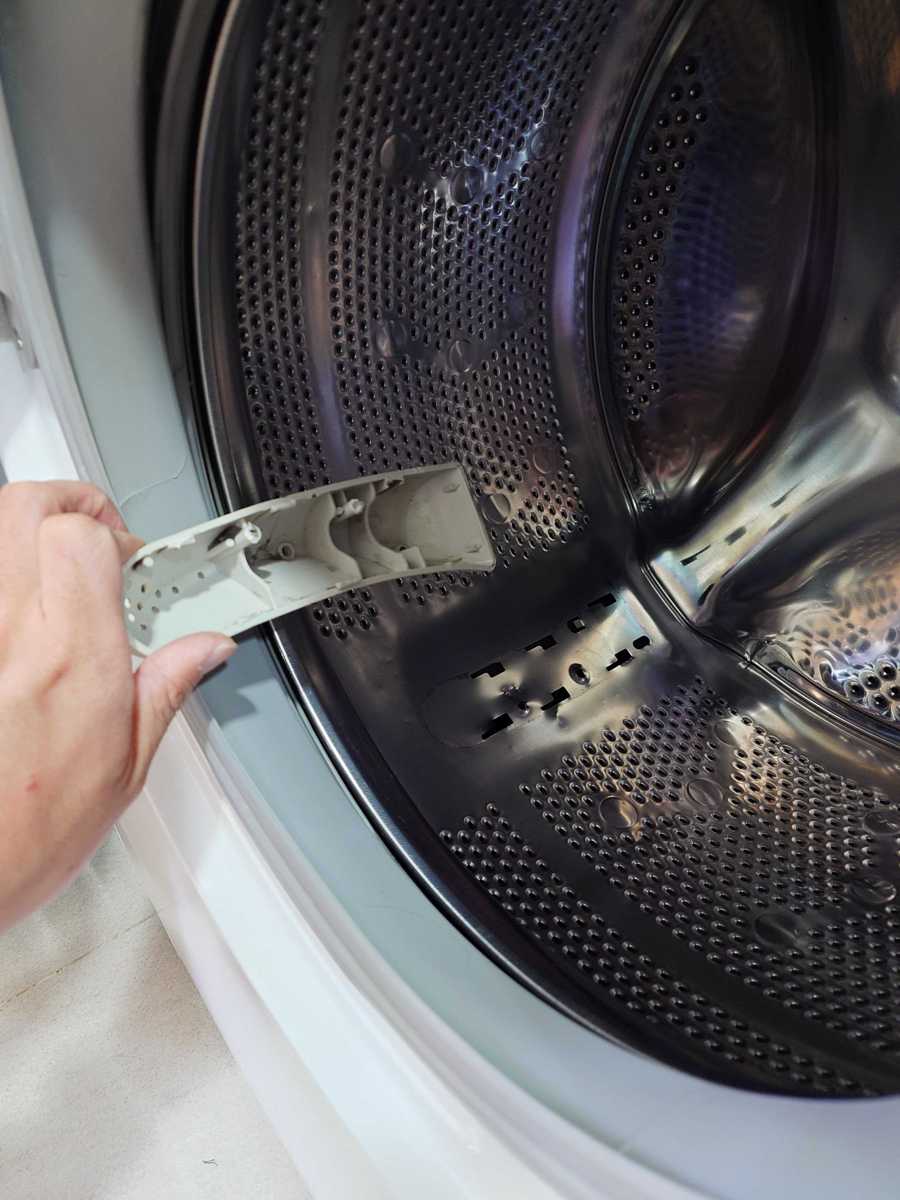 洗衣機內三個提升器只剩一個 🥁 這部Candy前置式洗衣機的噪音之謎