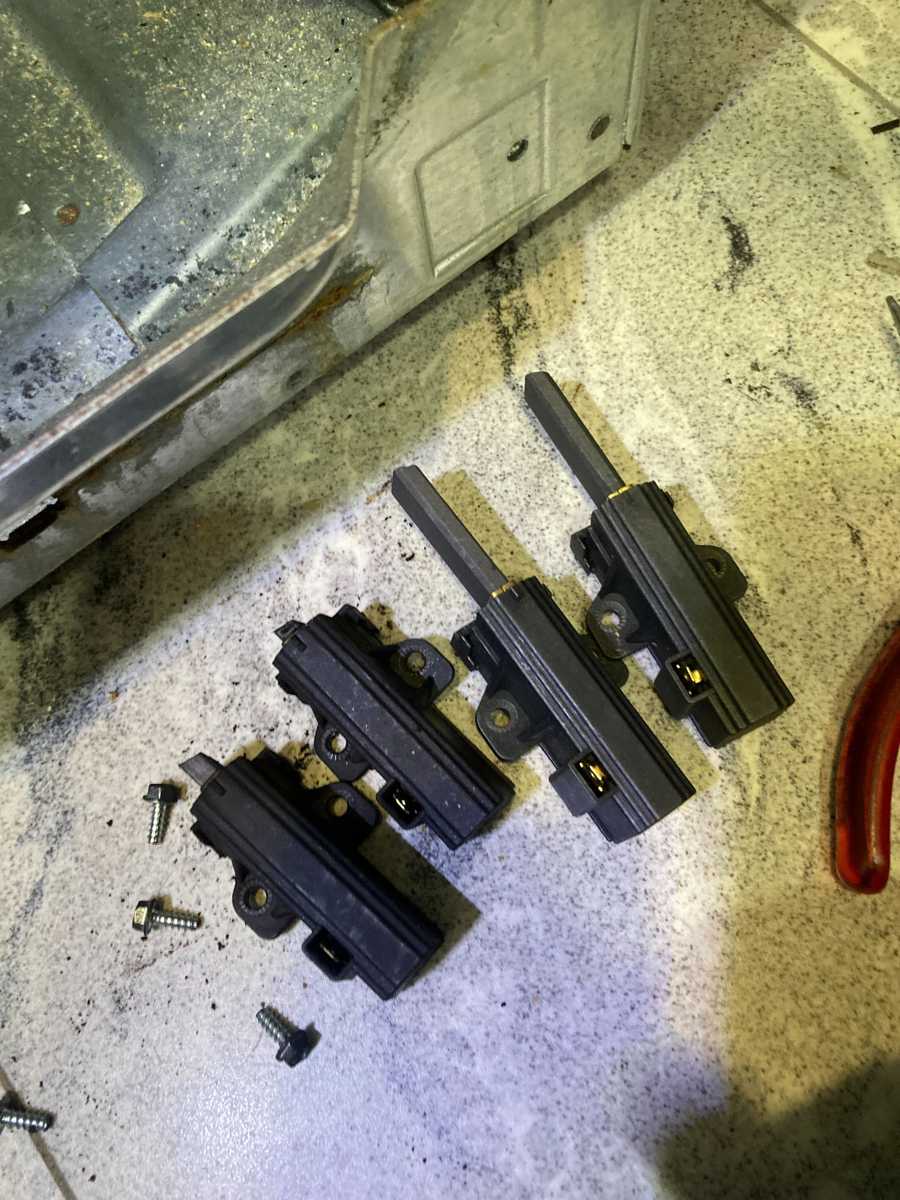 西門子WK系列洗衣機E12令流程中斷 🎐師傅上門一邊換碳刷一邊教正確停機步驟