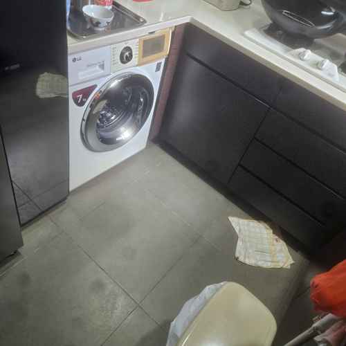 觀塘甄先生的洗衣困擾:這部LG WFT系列洗衣機顯示 dE,師傅現場更換門鎖掣恢復運作 🧩