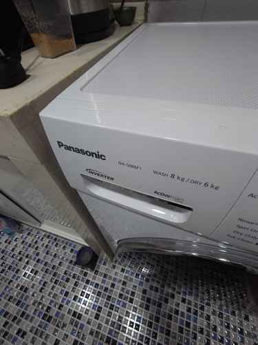 師傅上門檢查：這部 Panasonic NAS系列洗衣機有熱但不乾，檢查發現風道被纖維堵塞 🌀